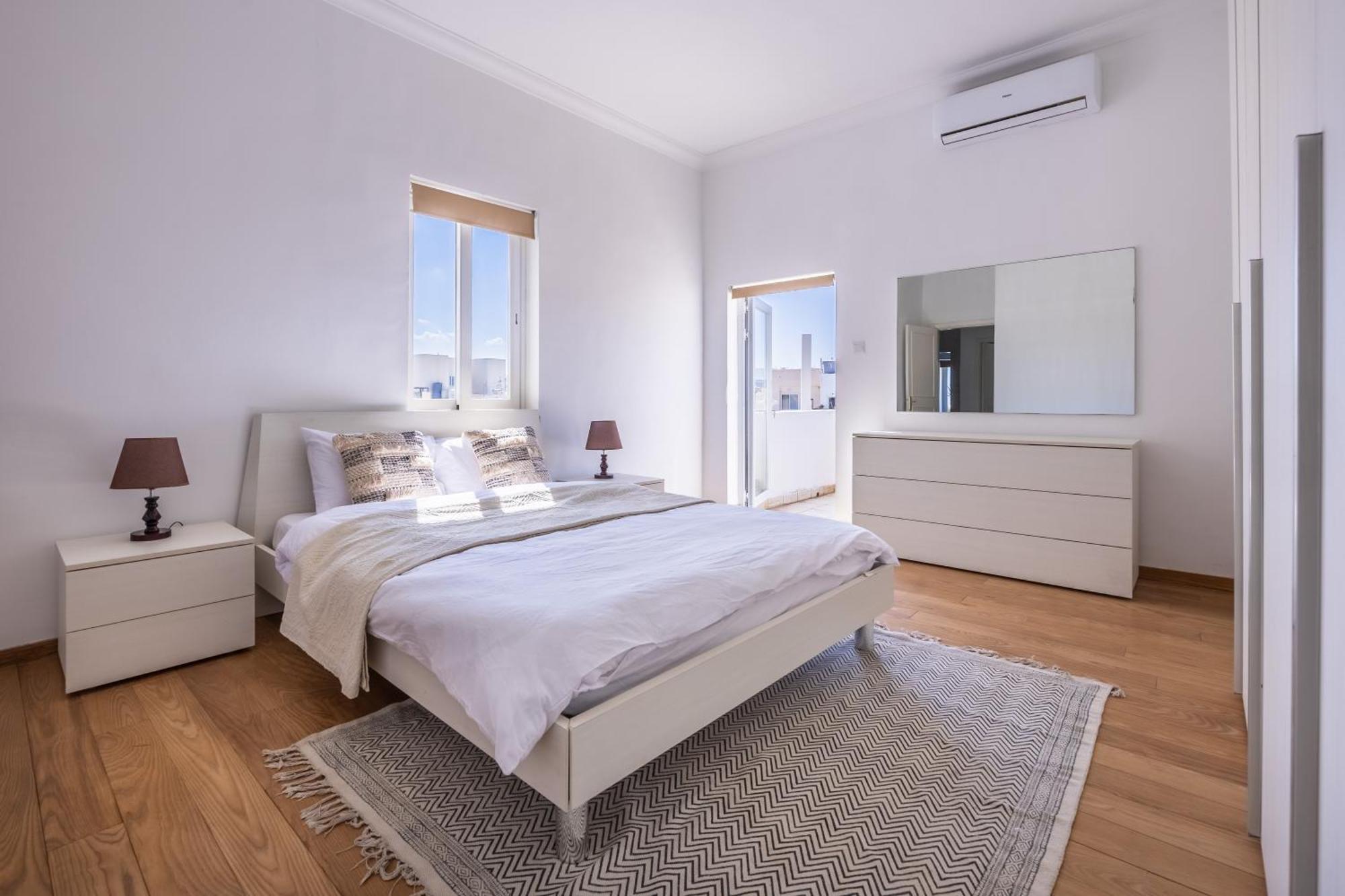 Ferienwohnung Stunning - Seaview Penthouse 3-Bed + Parking Sliema Exterior foto