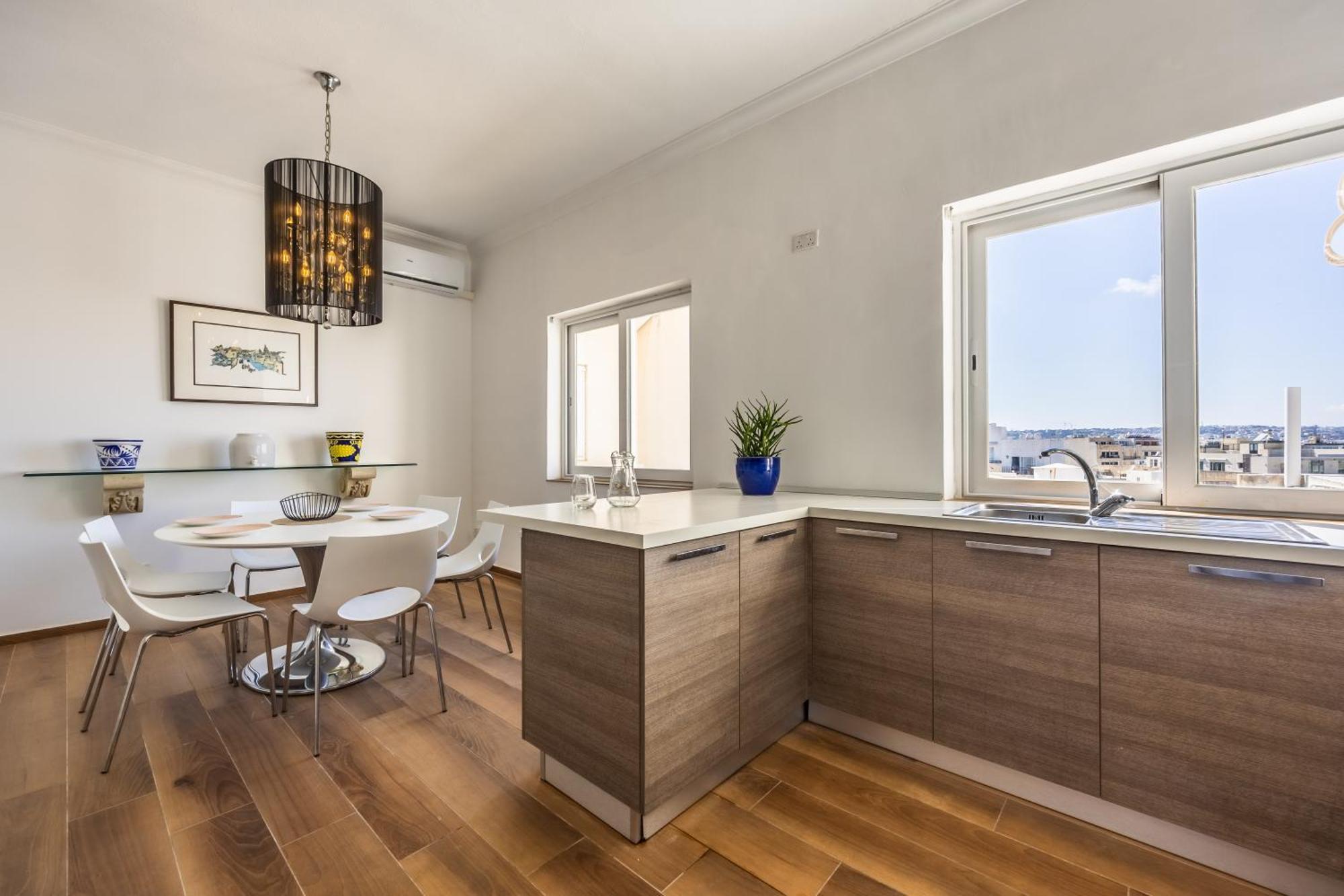 Ferienwohnung Stunning - Seaview Penthouse 3-Bed + Parking Sliema Exterior foto