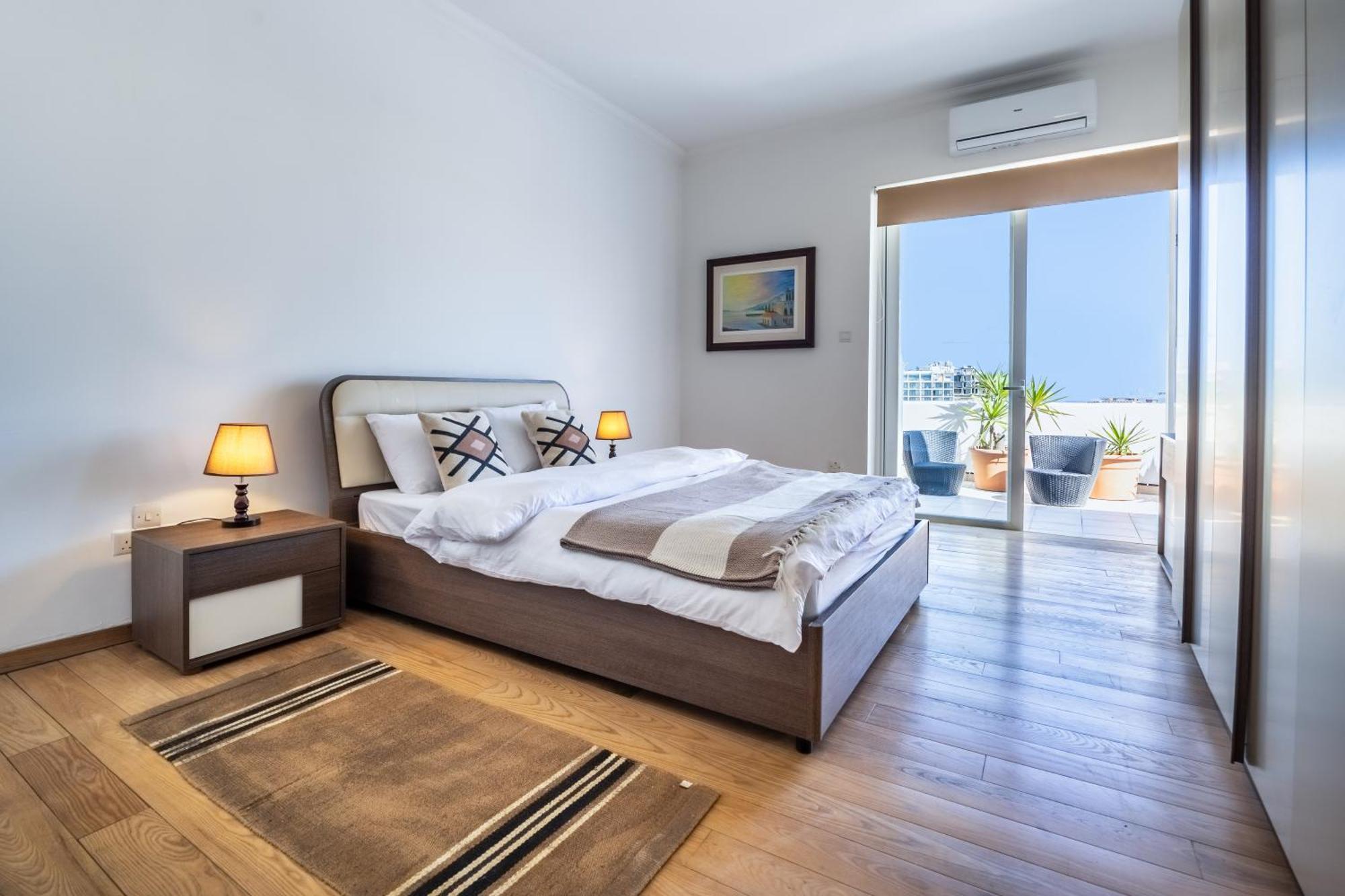 Ferienwohnung Stunning - Seaview Penthouse 3-Bed + Parking Sliema Exterior foto